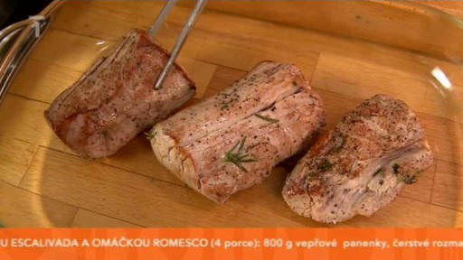 Marinovaná vepřová panenka se zeleninou ESCALIVADA a omáčkou ROMESCO