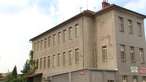 Na fasádu dětské léčebny nejsou peníze