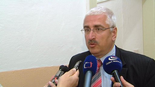 Senátor Trpák je odpovědný za smrt novorozence