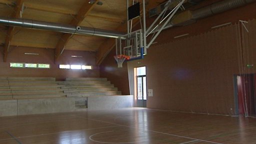 Pardubický kraj údajně zakázal kritizovat novou sportovní halu