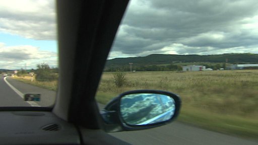 Spor o pozemky pod R10