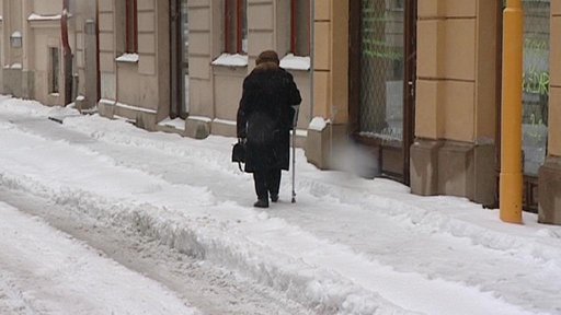 Nejvyšší soud: chodci musí v zimě brát v úvahu stav chodníků