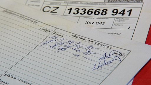 Farmáře na Žluticku okradl jejich správce