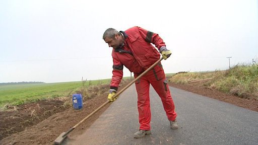 Stavbu cyklostezky u Meziměstí na Broumovsku zdržel spor o použitý materiál