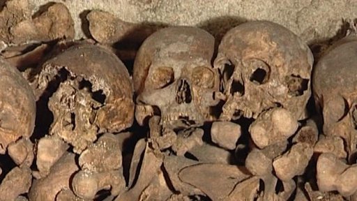 Archeologové v Českých Budějovicích objevili neznámou hrobku