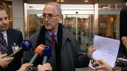 Edward Fagan bude vymáhat od Karlových Varů miliardy u soudu