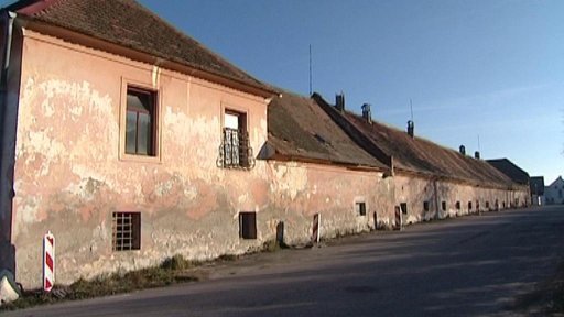 Tvrz v Chlumečku na Českokrumlovsku chce zachránit nová majitelka