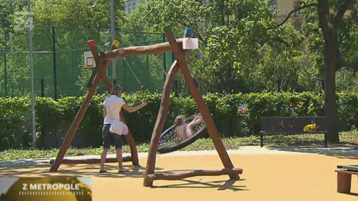 Stížnosti na dětské hřiště v Karlíně