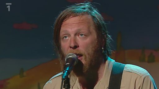 Startuje nová show Haryho Šoumena s názvem Na háčku! Jako první hosty si Hary pozval kapelu Poletíme?, která zahraje písničku Drápy.