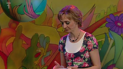 Klára je moc smutná, protože jí děti napsaly, že s ní není moc legrace. Muf se rozhodne jí pomoci, předtím ale musí s Jů a Hele vybrat nejhezčí obrázky učitelů a učitelek.