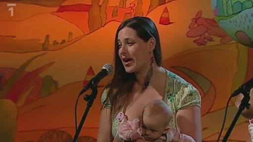 Pokračování rozhovoru s kapelou Yellow Sisters. Když Martin a Hary sestřičky pořádně vyzpovídají, přijde na řadu druhá písnička.