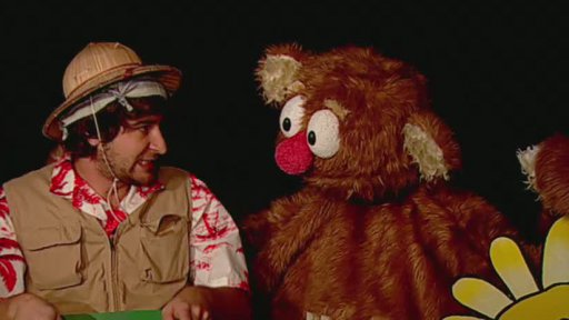 Hele, Hugo Husák a Muf v ucelené scénce o geocachingu.