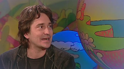 Tryskýýý zjistila, že vánočním hostem Studia Kamarád je Saša Rašilov, a tak je to ona, kdo s ním musí stůj co stůj udělat rozhovor.