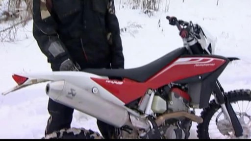 Motocykl: Pořádně ostrá pila do sněhu