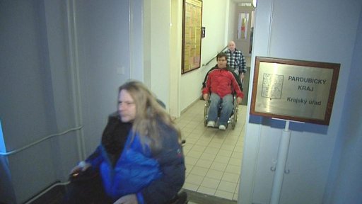 Vozíčkáři na pardubickém úřadu práce