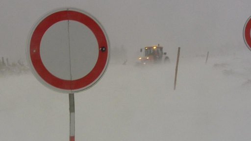 Často zavíraná silnice trápí vlekaře