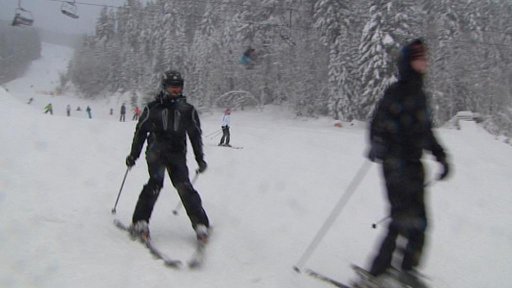 Sněžení a vichřice v Krkonoších pokračuje