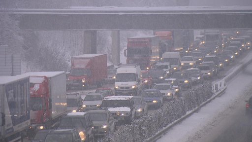 Uzavřená D8 a další dopravní komplikace