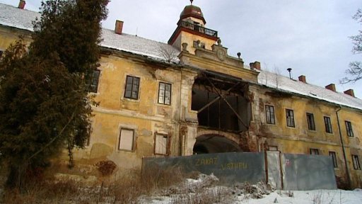 Štědrá na Karlovarsku koupila zámek