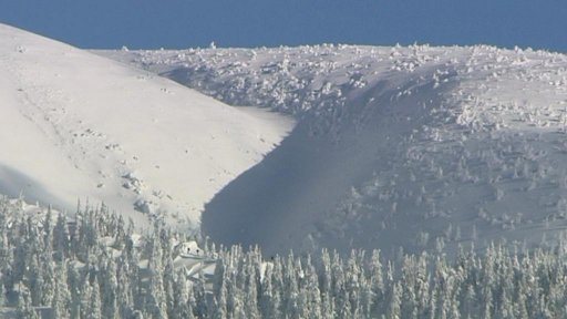 Na horách hrozí laviny