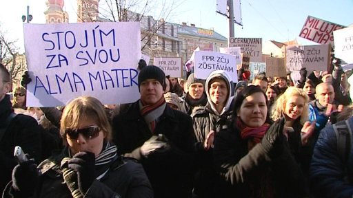 Studenti proti rozhodnutí akreditační komise