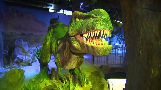 Liberec: Místa obchodů zaplnili dinosauři