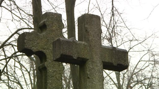 Nemocnice v Hradci Králové: soud za pohřeb bez vědomí pozůstalých