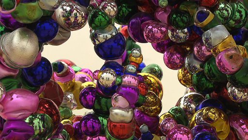 Krištov Kintera vystavuje a baví