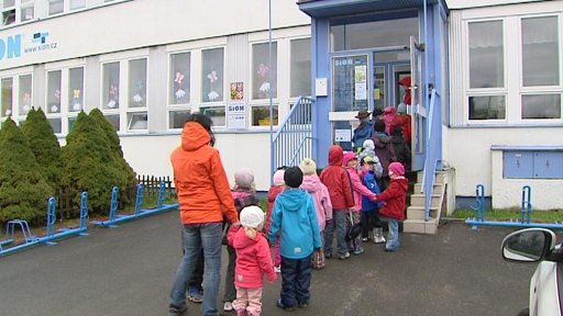 Protesty proti rozšíření mateřské školy v Hradci Králové