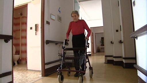 Řada domovů pro seniory má vážné potíže, některým dokonce hrozí krach