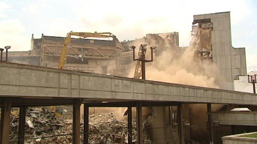 Bourání plzeňského Domu kultury může být zdraví nebezpečné