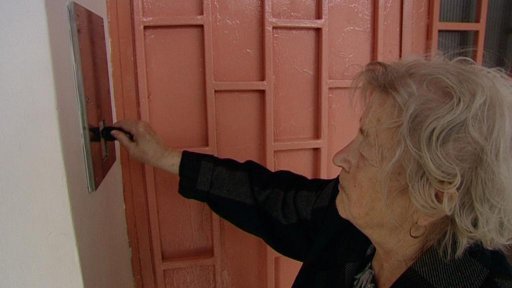 Vlastníkům bytů hrozí pokuta za zamykání únikových východů