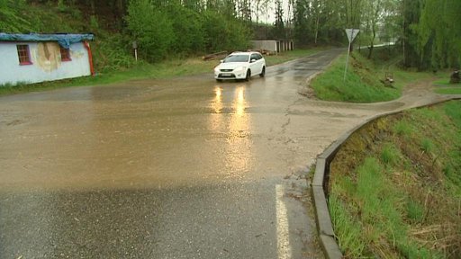 Do Česka míří bouřky a silný vítr.