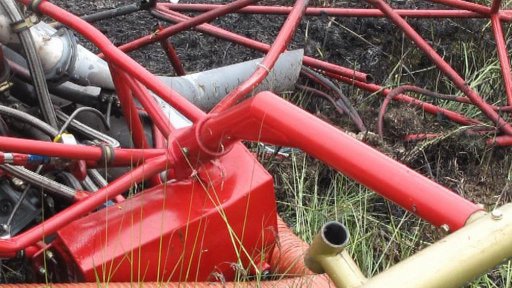 U Českých Budějovic se odpoledne zřítil dvoumístný vrtulník