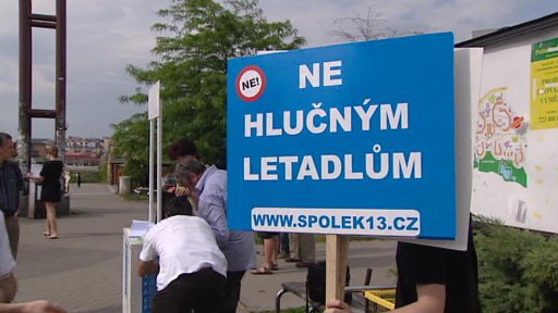 Demonstrace v Praze na Lužinách