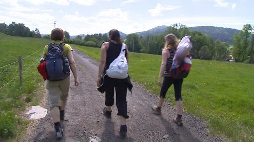 Připomínka pochodu smrti lidických žen v Novém Boru.