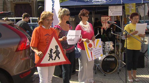 Odboráři a aktivisté z platformy Stop vládě spustili blokádu ministerstev