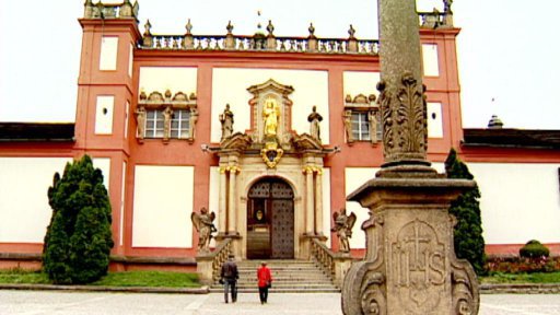 Zloději vykradli svatohorskou baziliku v Příbrami.