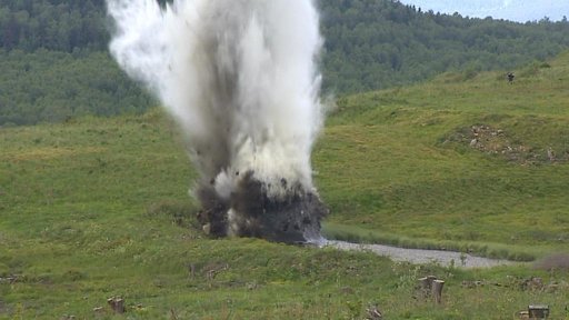 Pyrotechnici testovali v Boleticích účinky výbuchu válečné munice pod vodou a v bahně.
