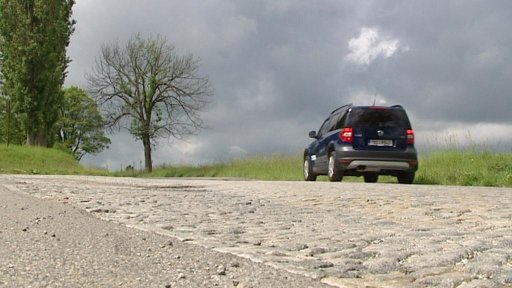 K opravě „tankodromu“ se nikdo nemá, kraj chce silnici předat městu