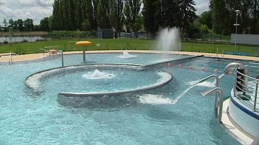 Bazén v Jičíně zavřely bakterie