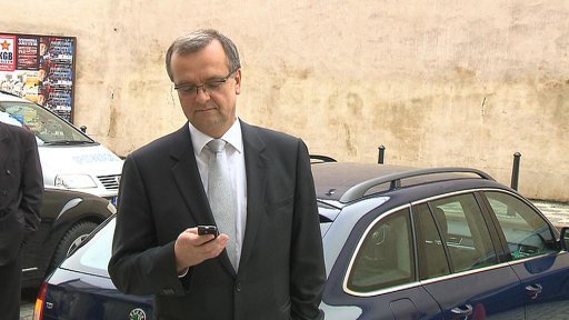 M. Kalousek měl kvůli vyšetřování kauzy CASA volat policejnímu prezidentovi