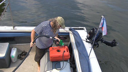 První čerpací stanice pro lodě zprovozněna na Slapech