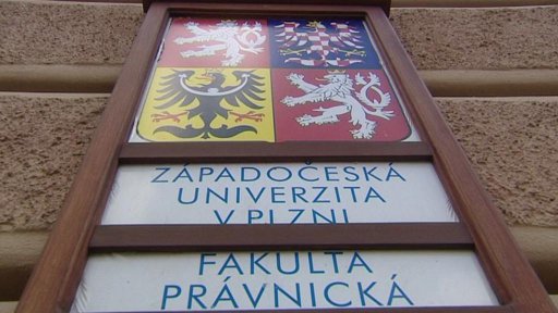 ZČU v Plzni garantuje magisterská studia na FP