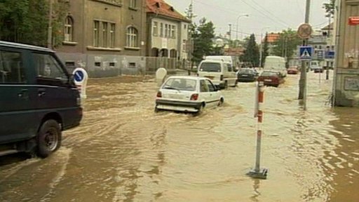 Povodeň 2002 -  přesně před deseti lety přišla první vlna.