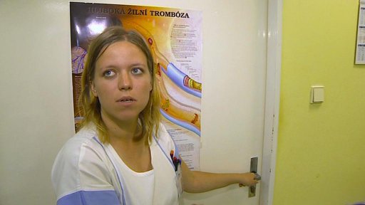 Muž , který doprovázel nemocnou, napadl zdravotní sestru v jihlavské nemocnici