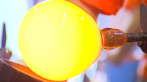 Tradiční sklářství na severu Čech po krizi ožívá