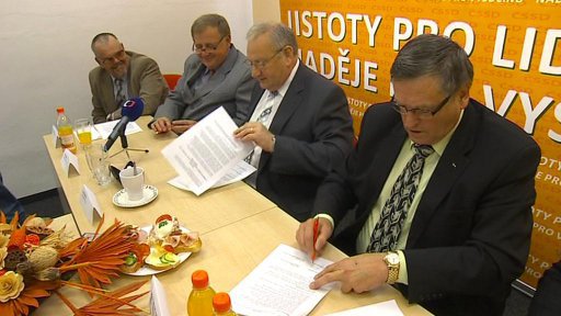 Vysočině bude dál vládnout sama ČSSD s veřejnou podporou komunistů