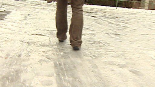 Meteorologové varují před náledím