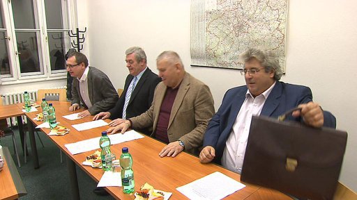 Jednání o středočeské vládě pokračují